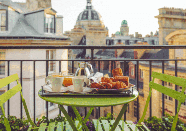 Petit déjeuner terrasse quartier du marais PARIS